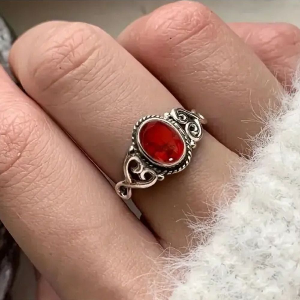 Elegant Red Stone Silver Ring sz 7